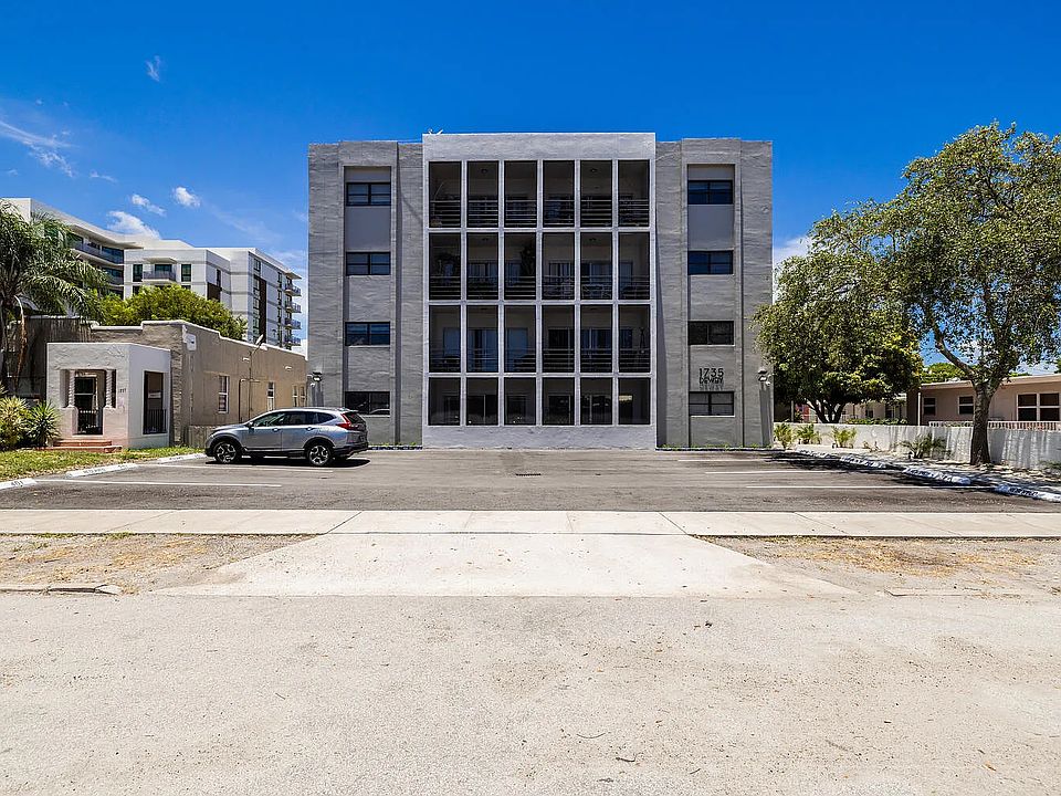 1st image of 1735 Dewey St #503