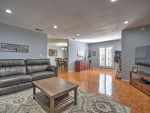 2nd image of 540F Fleetwood Ct #0
