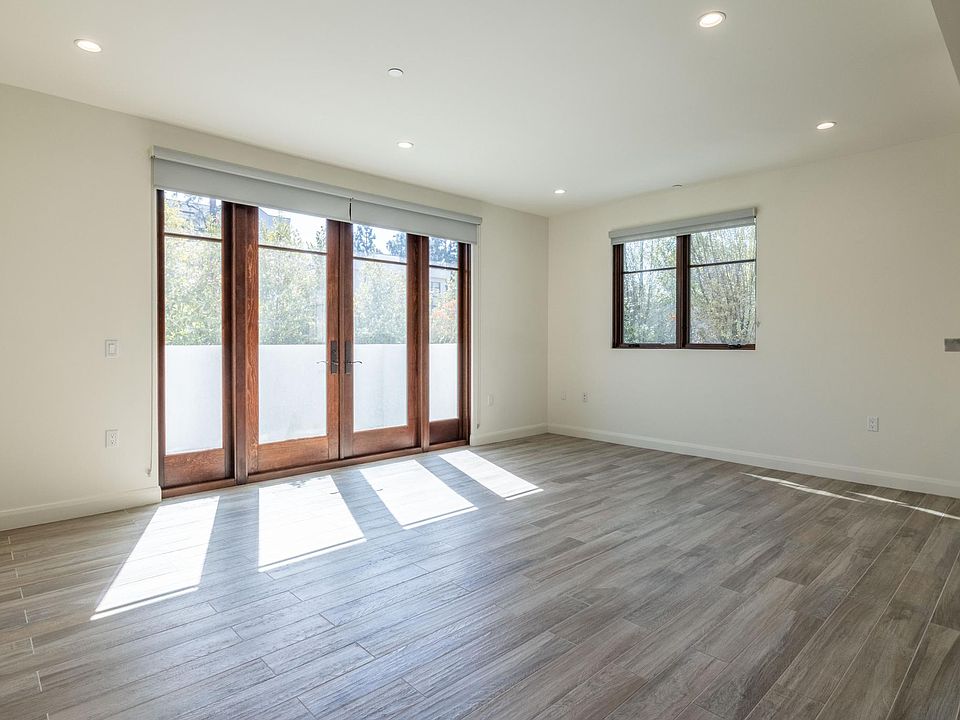 1st image of 859 S Lucerne Blvd #109