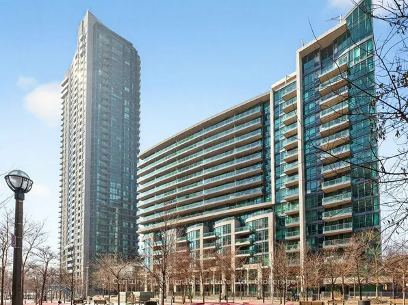 209 Fort York Blvd #562, Toronto, ON M5V 4A1
