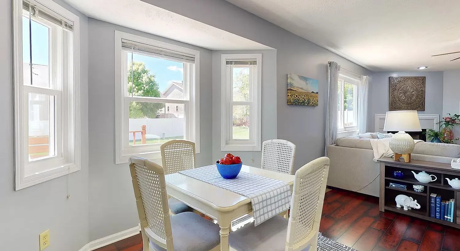 2610 Carrington Ln — Photo 4