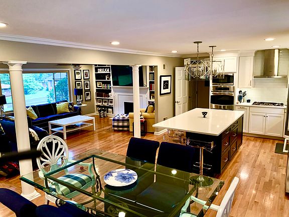 2nd image of 3423 Briarcliff Cir