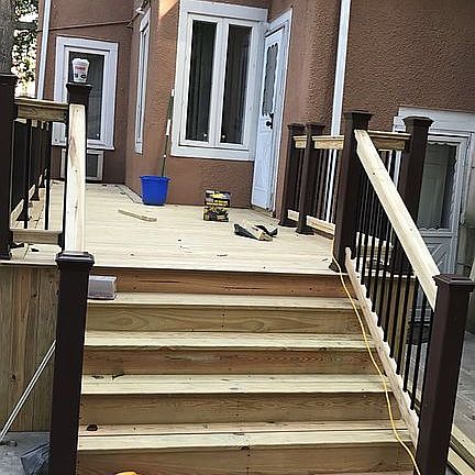 Deck in the backyard 