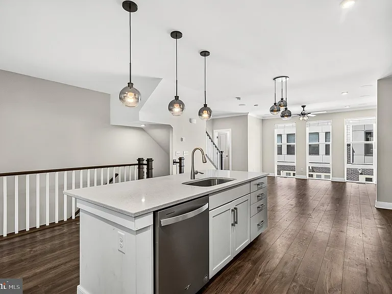 1013 S Taylor Ct — Photo 21