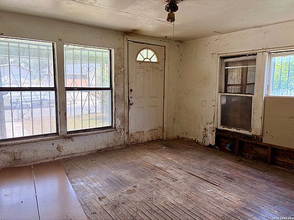 5th image of 3106 LA ROSA ST