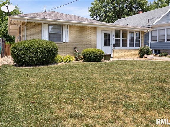 3rd image of 2401 W Barker Ave