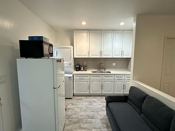 2nd image of 6916 Vanscoy Ave #B