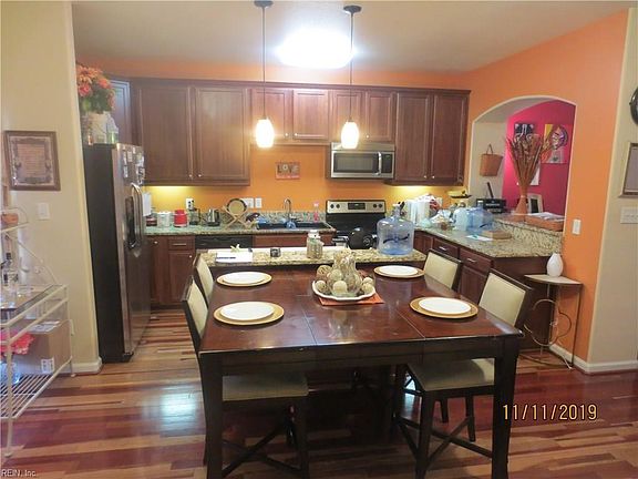 4th image of 810 Skelton Way #810