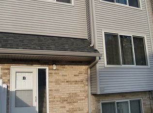 381 Park Ridge Ln UNIT B, Aurora, IL 60504
