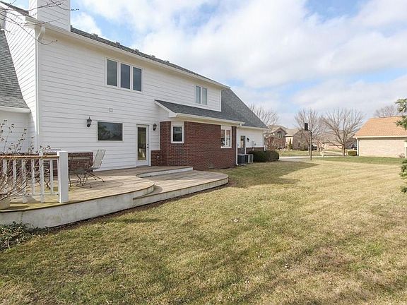 5th image of 221 Innisbrooke Dr
