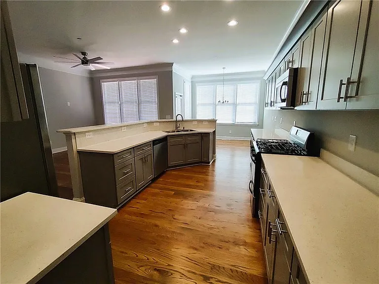 211 Creekway Xing SE — Photo 14