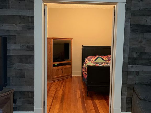 4th image of 4124 Touzalin Ave