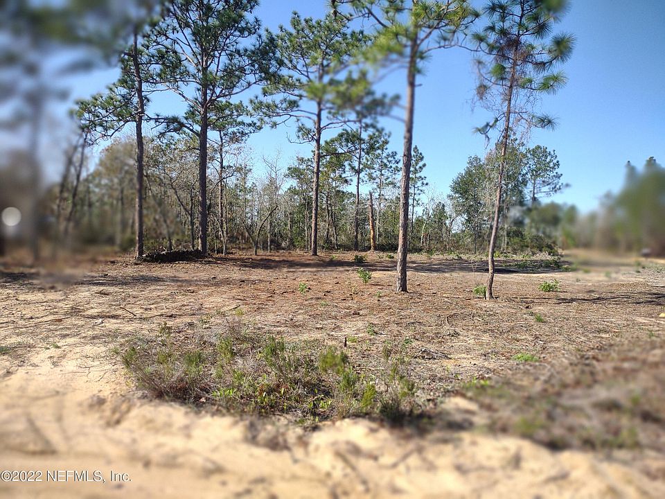 1st image of 10 TWIN LAKES Boulevard