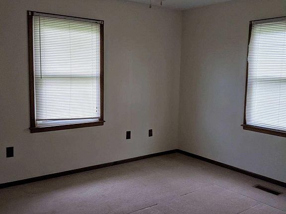 5th image of 106 Whitney Ln