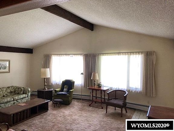 3rd image of 522 Dinwoody Cir