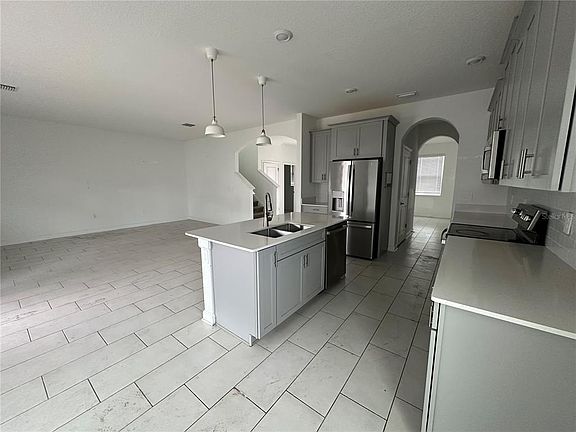 4th image of 3115 Addison Blvd