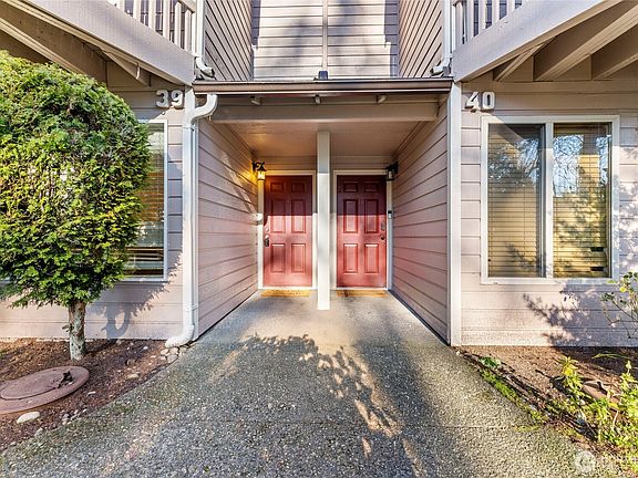2nd image of 1555 Union Avenue NE #39