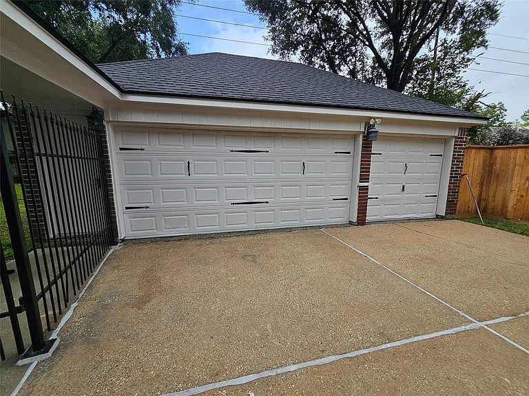 15015 Dawnbrook Dr — Photo 30