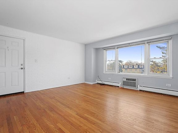 2nd image of 5815 Rose Ave #9