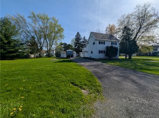 2793 Amsdell Rd, Hamburg, NY 14075