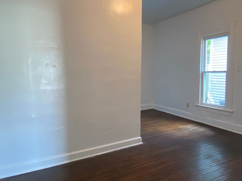 1st image of 717 N Grant St S