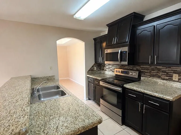 1372 Guadalupe Cir — Photo 6