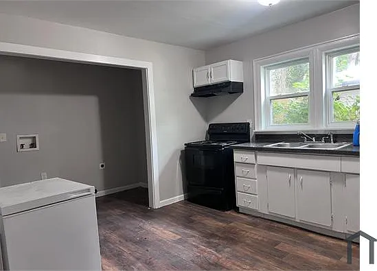 2 bed, 1090 sqft, $1,975 — Photo 3
