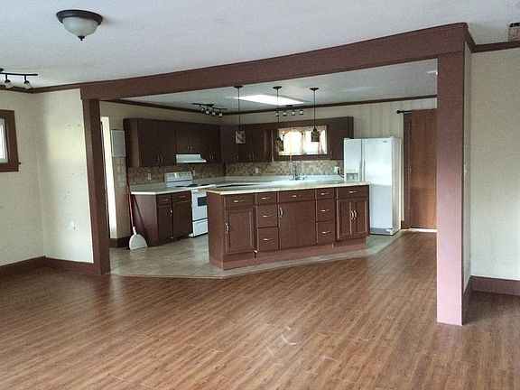 4th image of 20 Penrose Ave