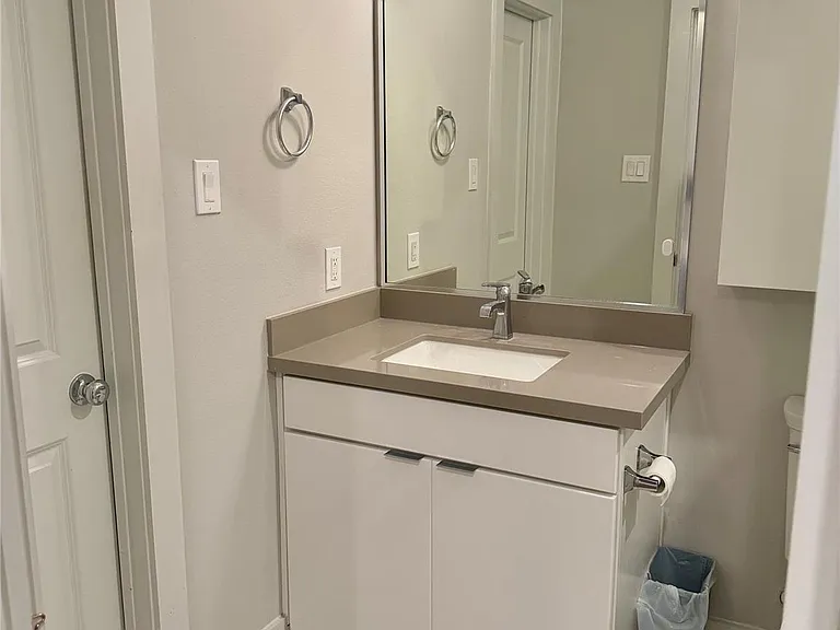 1282 N Post Oak Rd #A — Photo 10