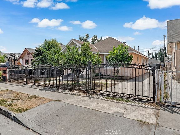 2nd image of 1302 E 48th Pl