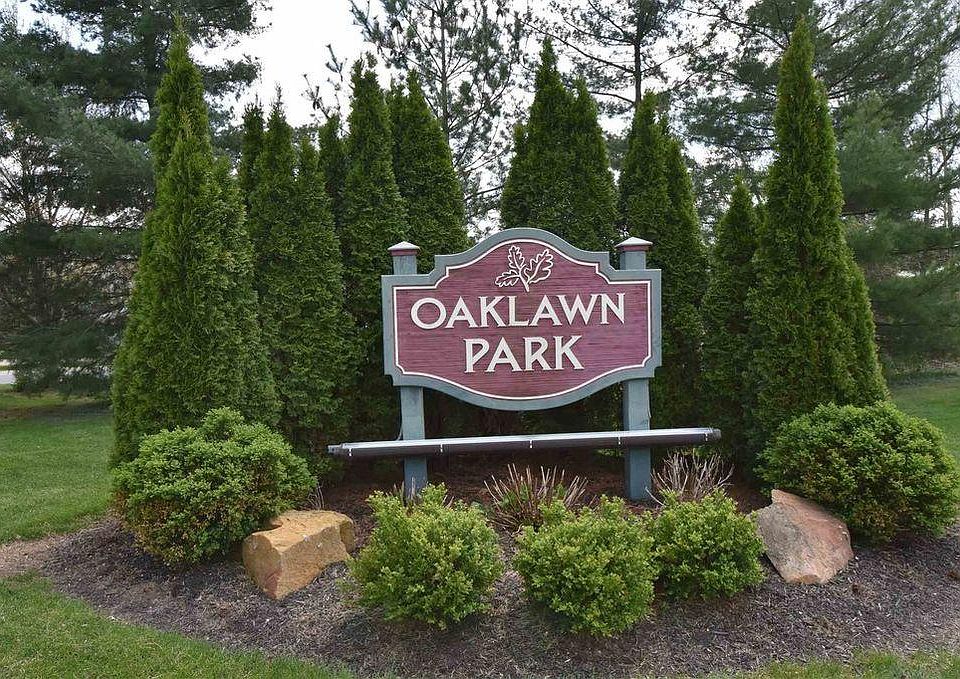 1st image of 3374 S Oaklawn Cir #3374