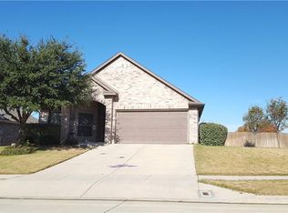 104 Creekside Dr, Sanger, TX 76266