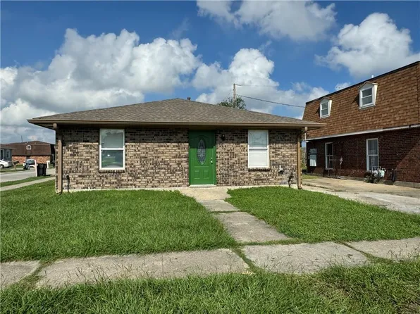 3700 Richelieu Ct, Chalmette, LA 70043