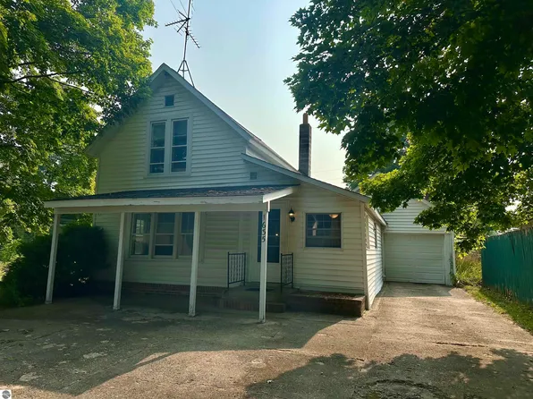 1635 Ewing St, Grawn, MI 49637