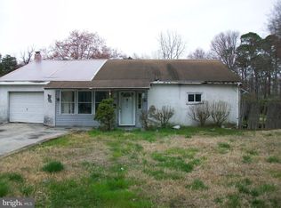 7997 Pauls Dr, Glen Burnie, MD 21060