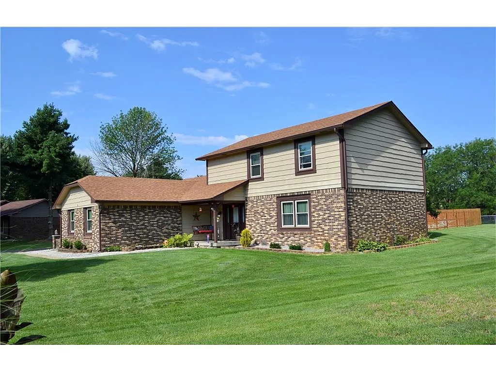 1188 Fox Trail Dr E photo 1