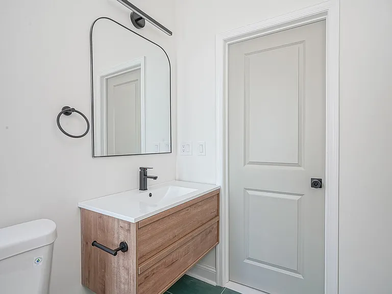 2028 Moore St #2 — Photo 9