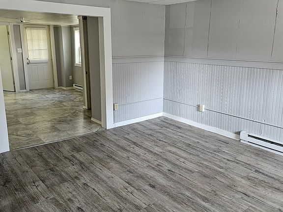 3rd image of 46 James St Floor 1