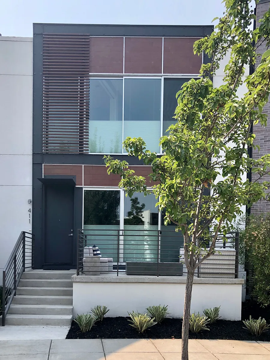 Building Photo - 411 Garden St