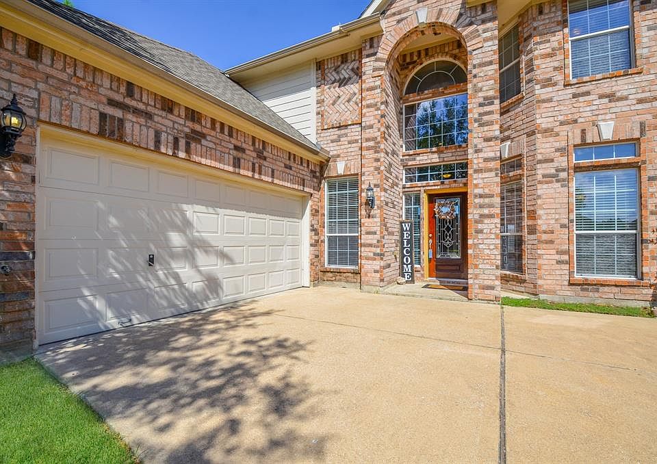 1st image of 16738 Dellwood Springs Dr