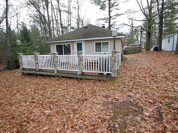 3rd image of 3584 Francois St