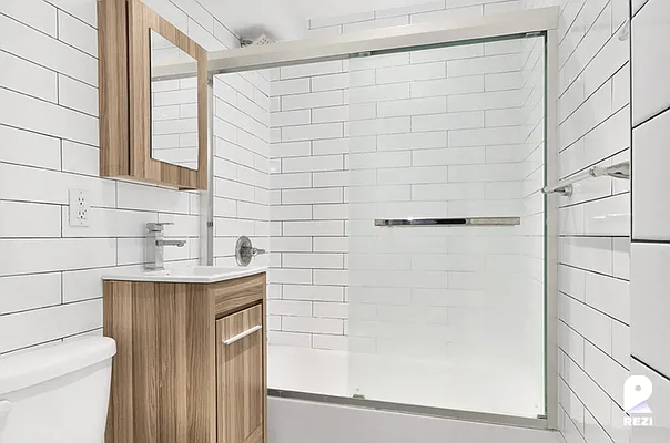 Rented by REZI | media 18