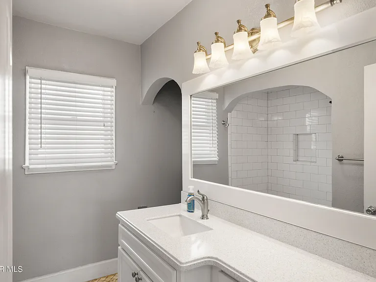 515 Gregory Ave — Photo 23
