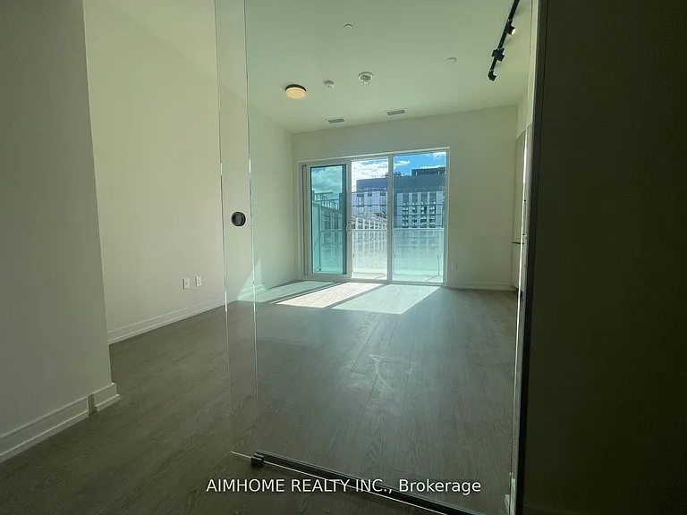 425 Front St E #814 — Photo 8