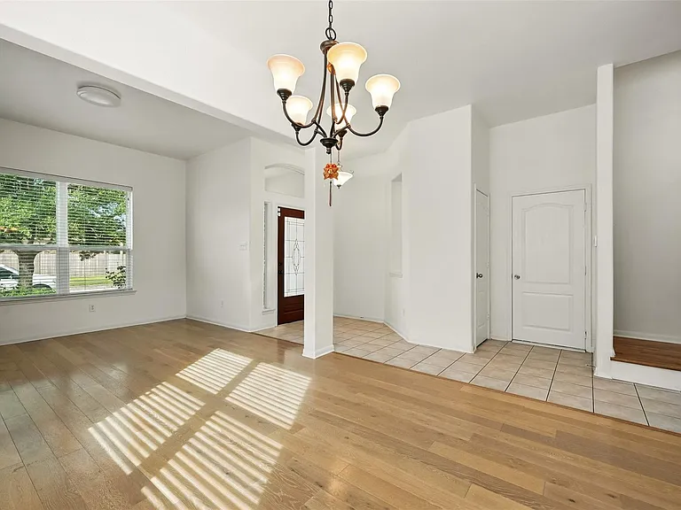 9219 Gilbert Hollow Dr — Photo 12