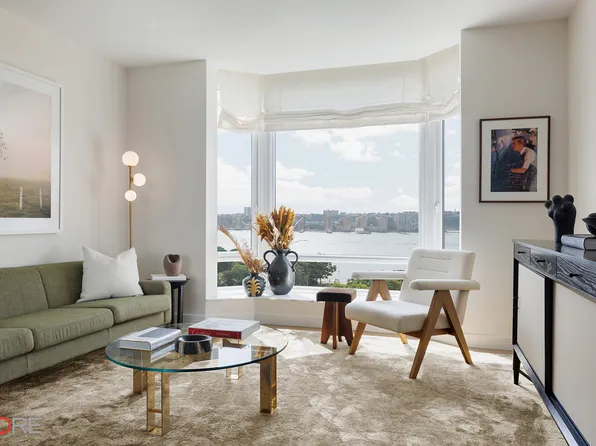 555 West 22nd Street image 10 of 14