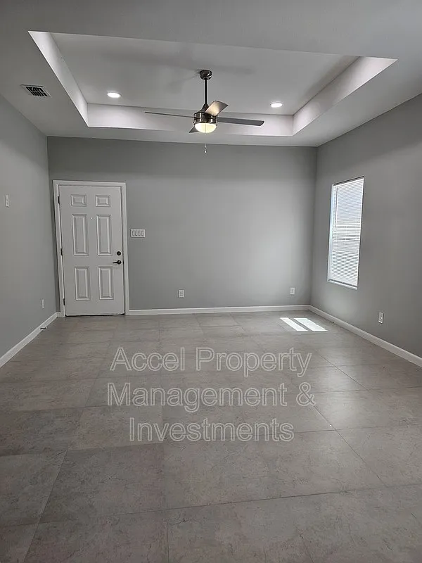 3 bed, 2.0 bath, $1,200 — Photo 2
