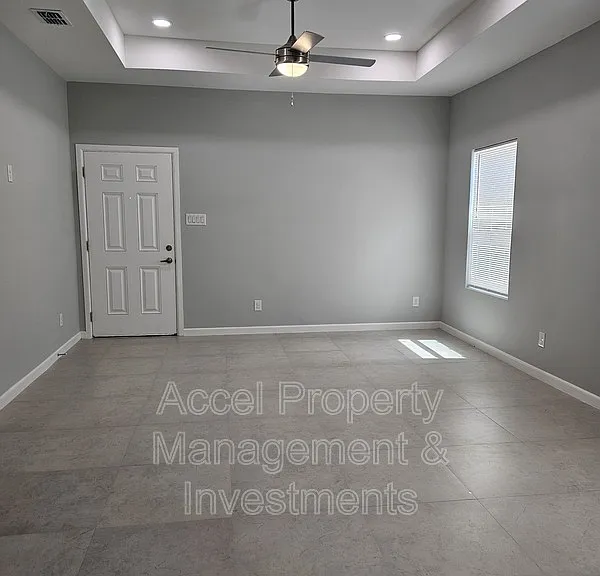 816 N Abbey Ave #3 — Photo 2