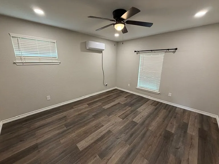 1311 Manor Dr — Photo 16