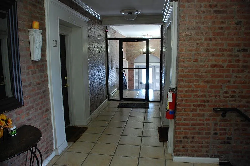 2 bed, $2,100 — Photo 2